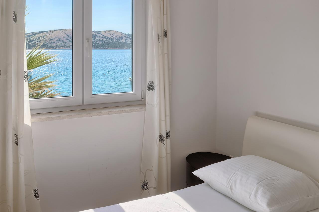 Apartmant Korina Stara Novalja Exterior foto
